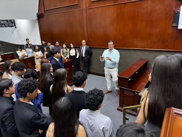 Alumnas y alumnos del segundo semestre del Bachillerato UAA Plantel Norte